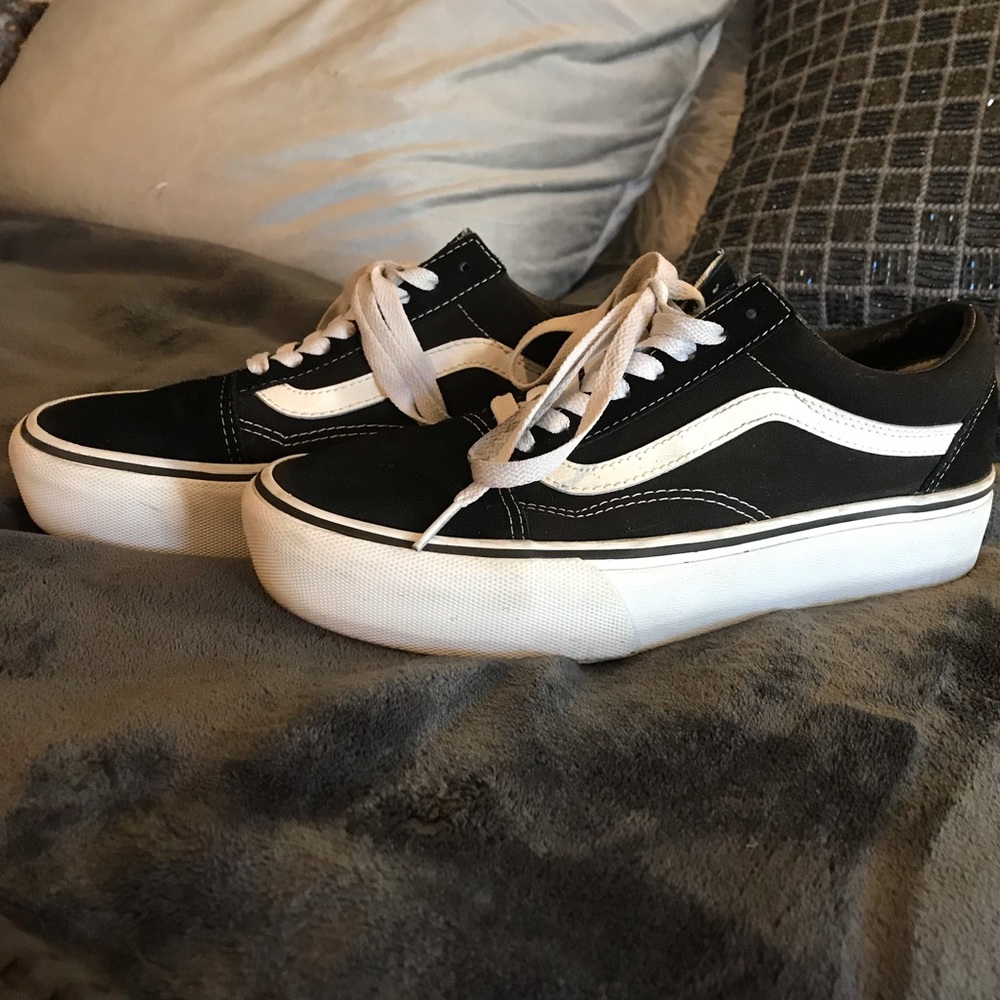 Old skool platform vans